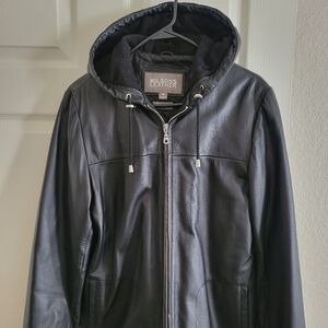 Wilson leather Thinsulate insulation black. Size M. EUC!